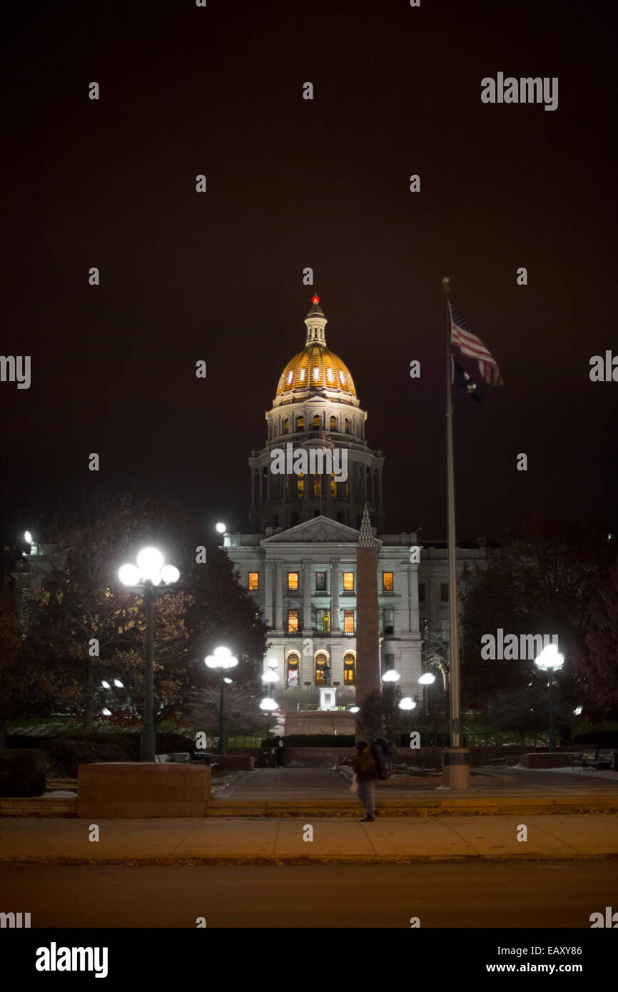 Denver, Colorado - Colorado State Capitol Building. Il Campidoglio's gold dome è stato recentemente restaurato e regilded. Foto Stock
