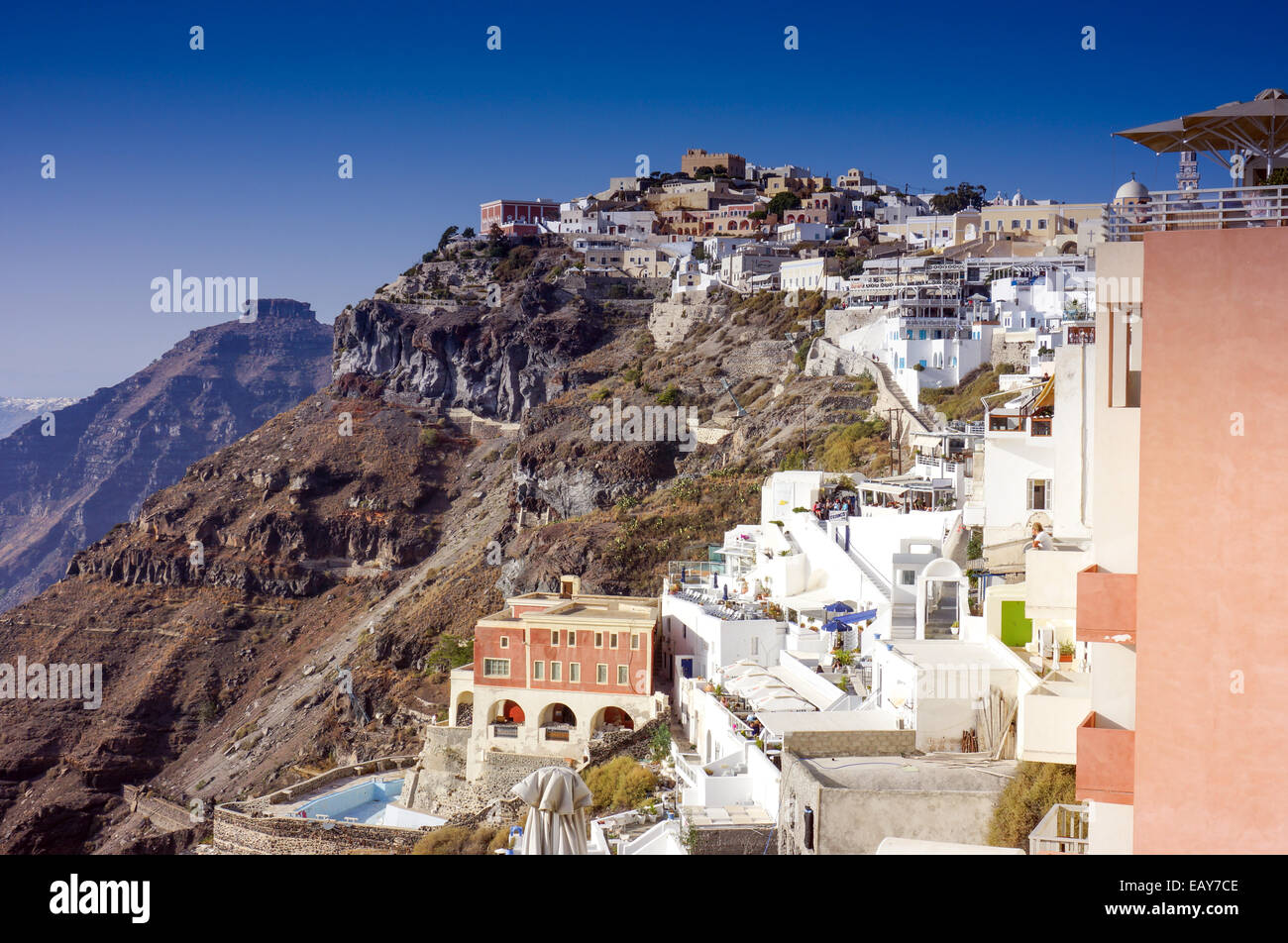 Casa bianca sul bordo craterico, Fira, Santorini, Grecia Foto Stock