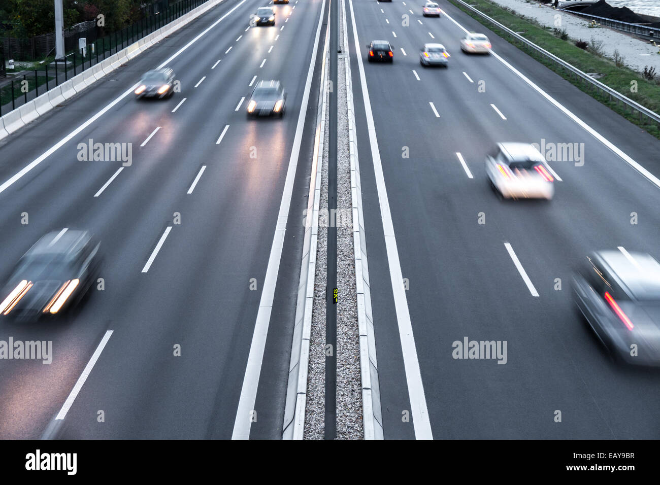 Una autostrada in serata in Germania Foto Stock