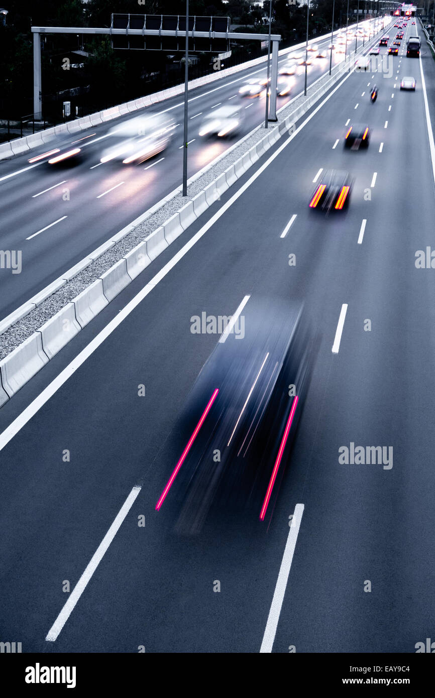 Una autostrada di sera Foto Stock