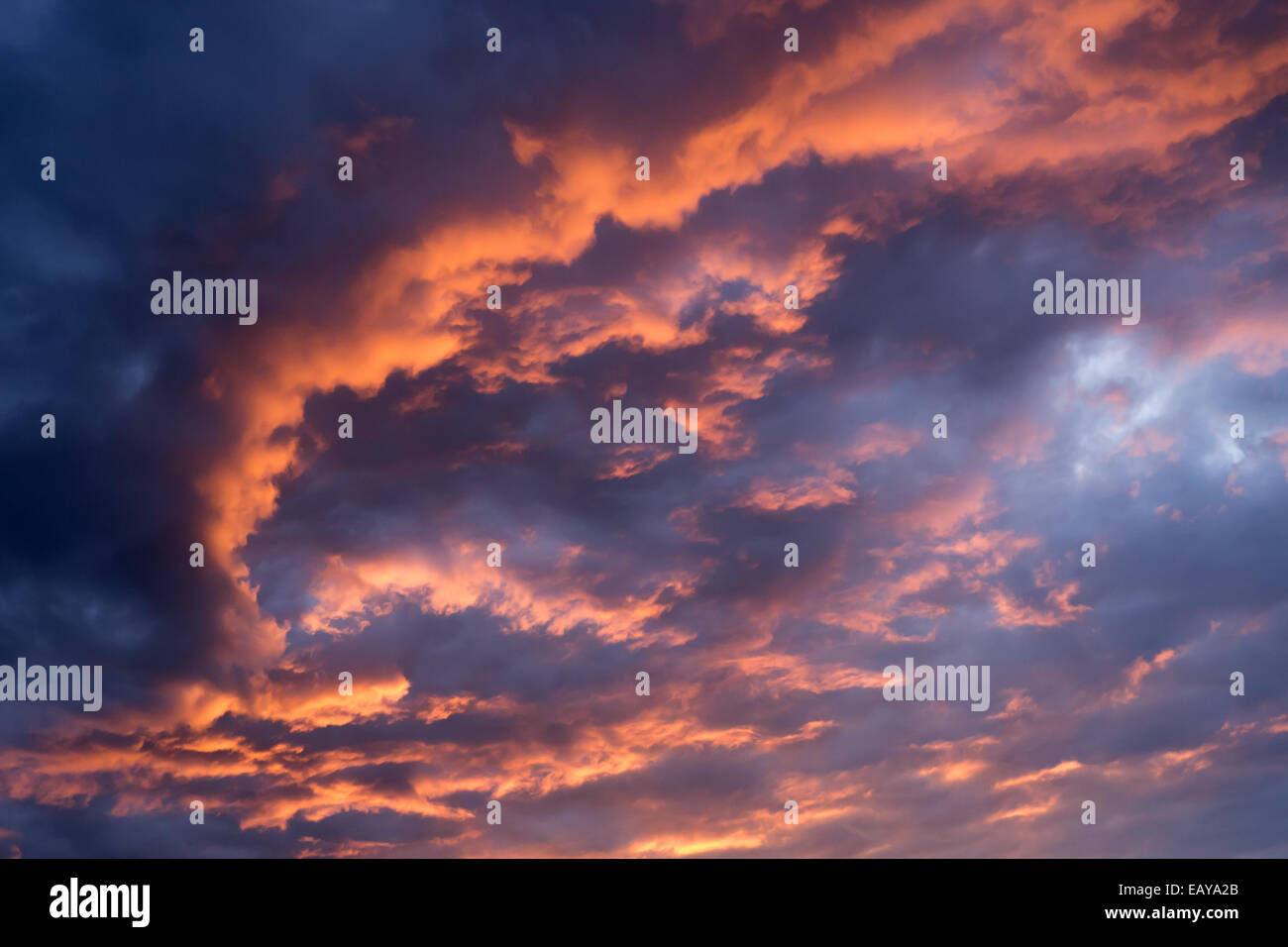 Tramonto spettacolare sky in serata Foto Stock