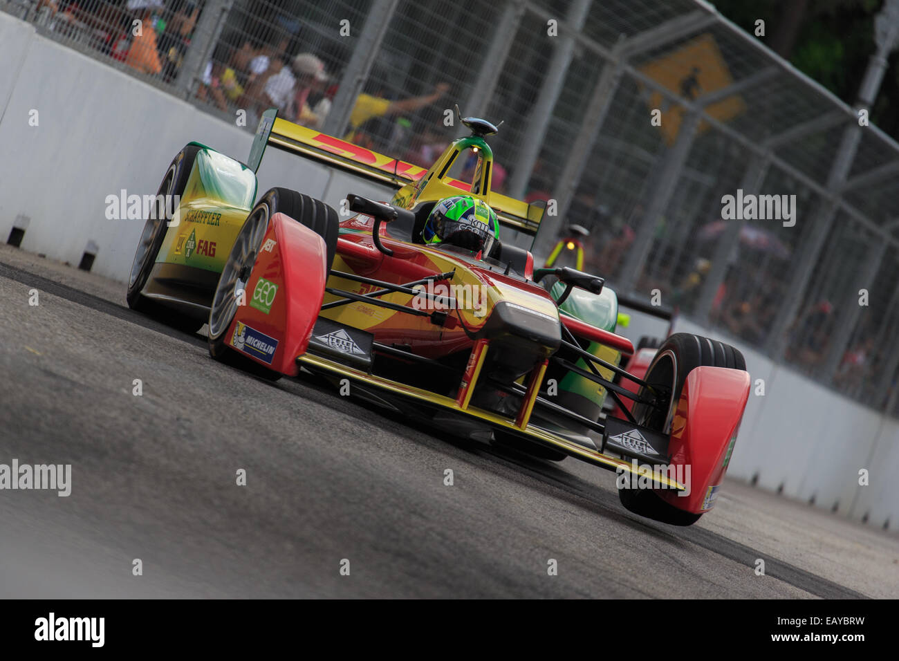 Putrajaya, Malaysia. 22 Novembre, 2014. Le sessioni di gara per il Round 2 2014 FIA Formula E Putrajaya ePrix Wilayah Persekutuan, Pesiaran Perdana Precinct 5 Sabato, 22 novembre 2014. Credito: Sharkawi Che Din/Alamy Live News Foto Stock