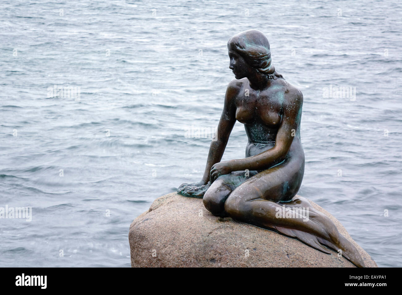 Il Mermaid, scultura, punto di riferimento di Copenaghen, porto di Copenaghen, Copenaghen, Danimarca, Europa Foto Stock