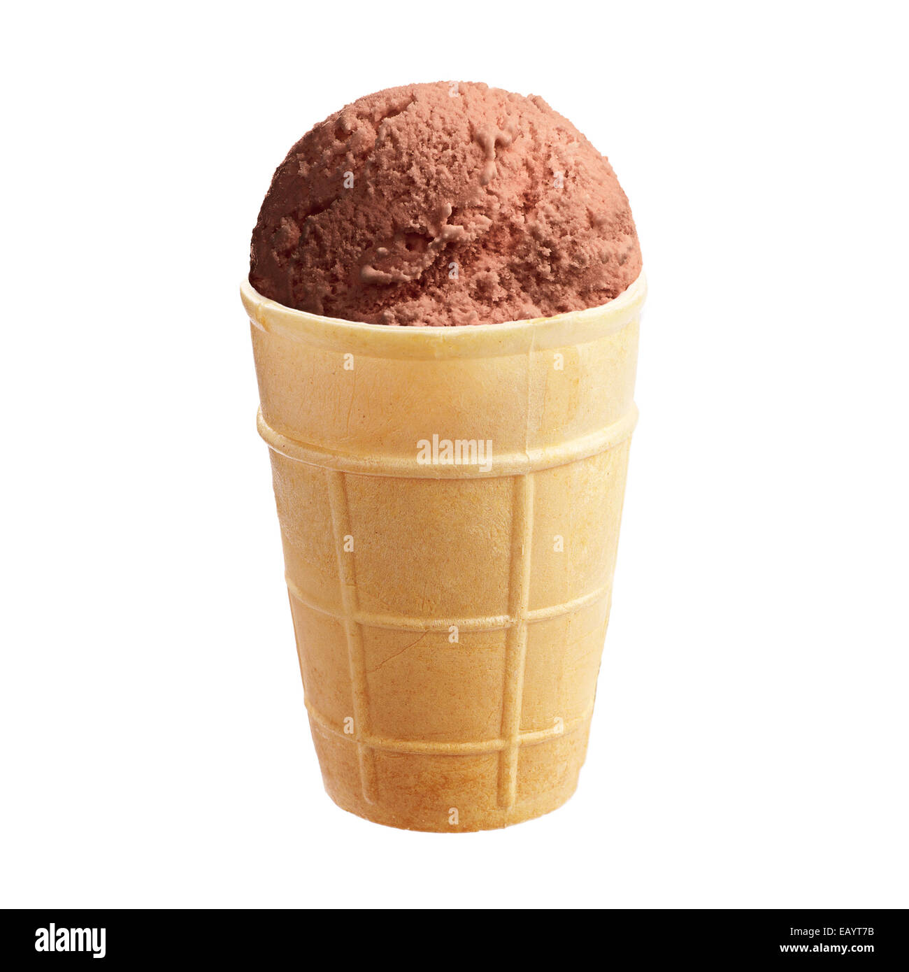 Gelato al cioccolato in una cialda cup isolati su sfondo bianco Foto Stock