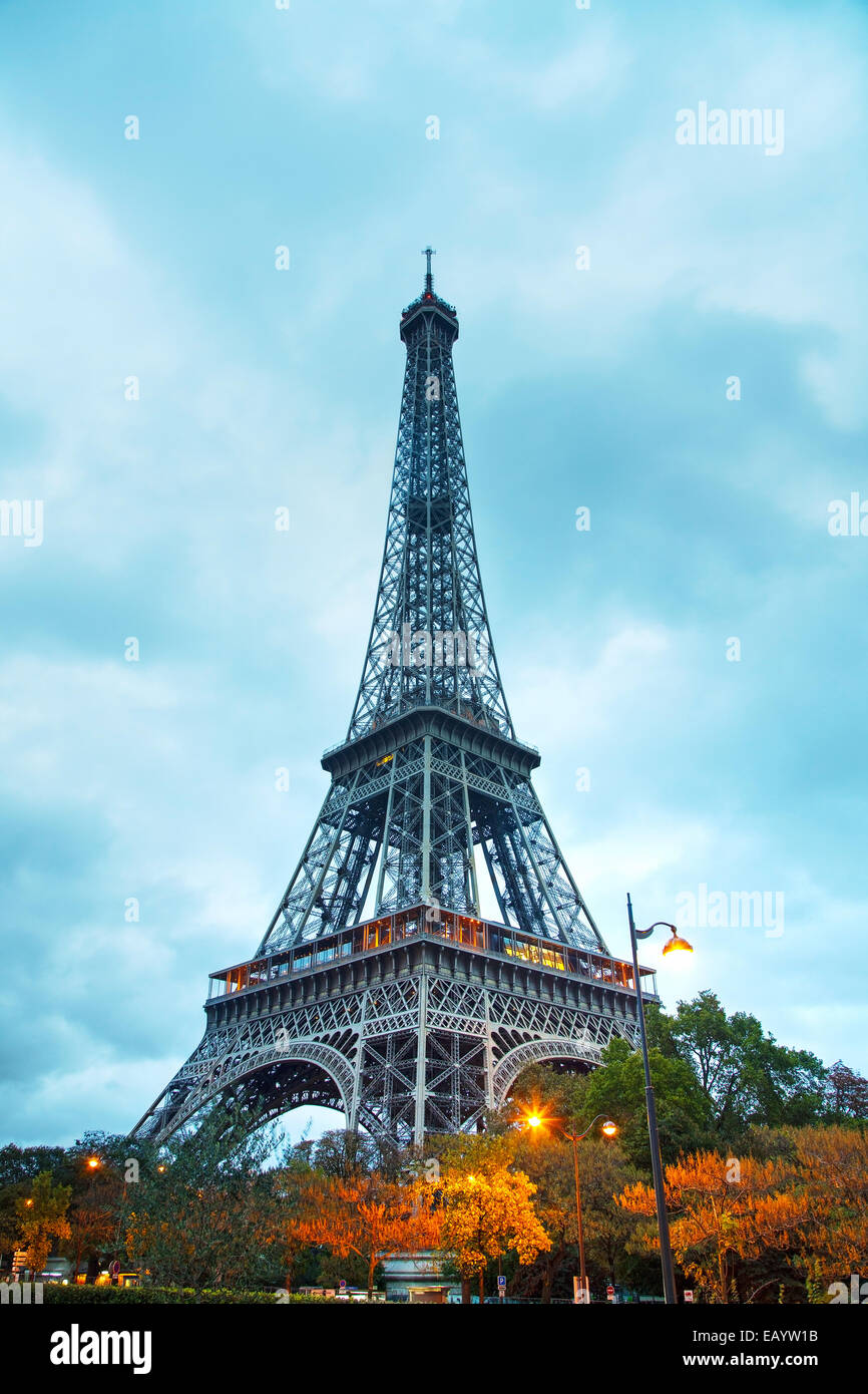 La Torre Eiffel a Parigi in Francia al mattino Foto Stock