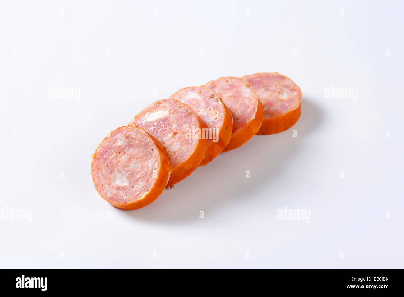 Le salsicce fatte di carni suine con pezzi di grasso Foto Stock