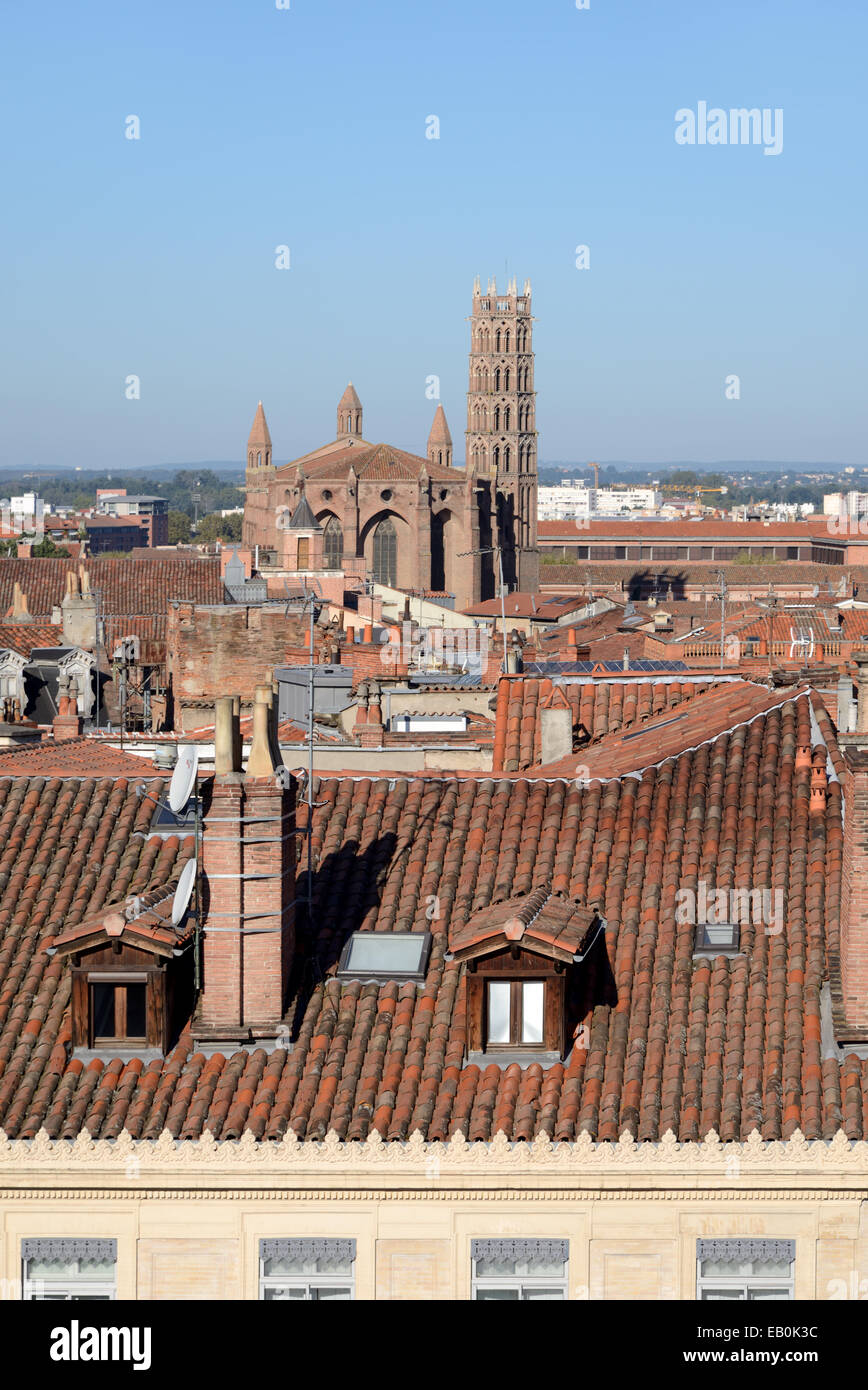 Vista sui tetti e Chiesa di giacobini o Monastero Toulouse Francia Foto Stock