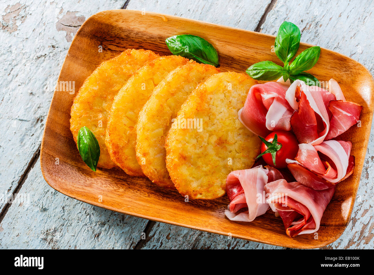 Frittelle di patate con pancetta prosciutto Foto Stock