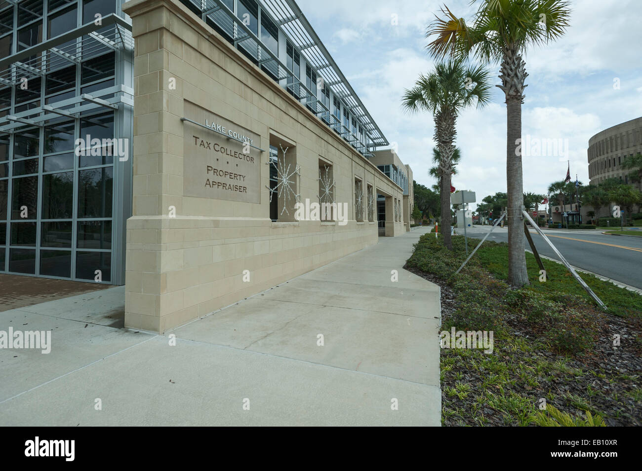 Central Florida Lake County imposta lo stimatore di proprietà è un edificio situato nella Tavares, Florida USA Foto Stock