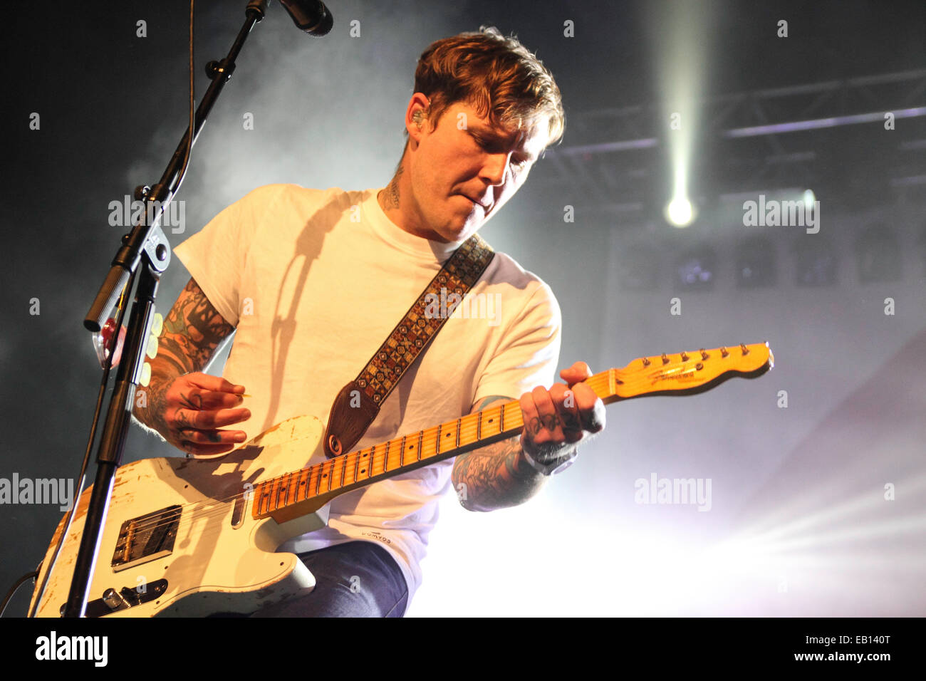 Birmingham, Regno Unito. 24 Novembre, 2014. American rock band di inno Gaslight eseguire live a Birmingham O2 Academy come parte del loro tour a sostegno del loro album 2014 rilasciare farti male Credito: Simon Newbury/Alamy Live News Foto Stock