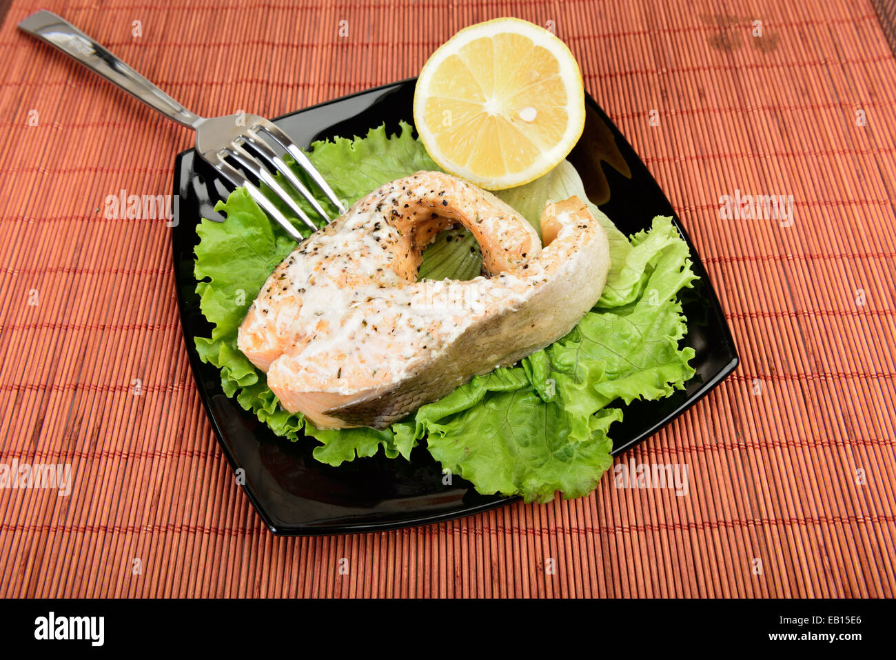 Bistecca di salmone pronto a mangiare Foto Stock