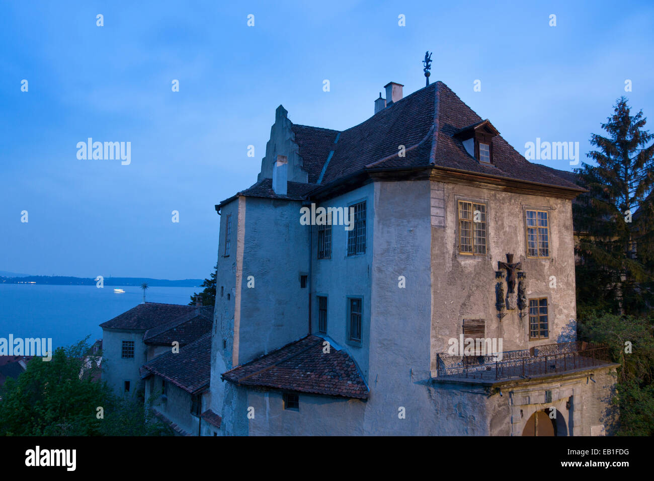 Burg Meersburg, antico castello, nella luce della sera, Meersburg, Lago di Costanza, Baden-Wuerttemberg, Germania, Europa Foto Stock
