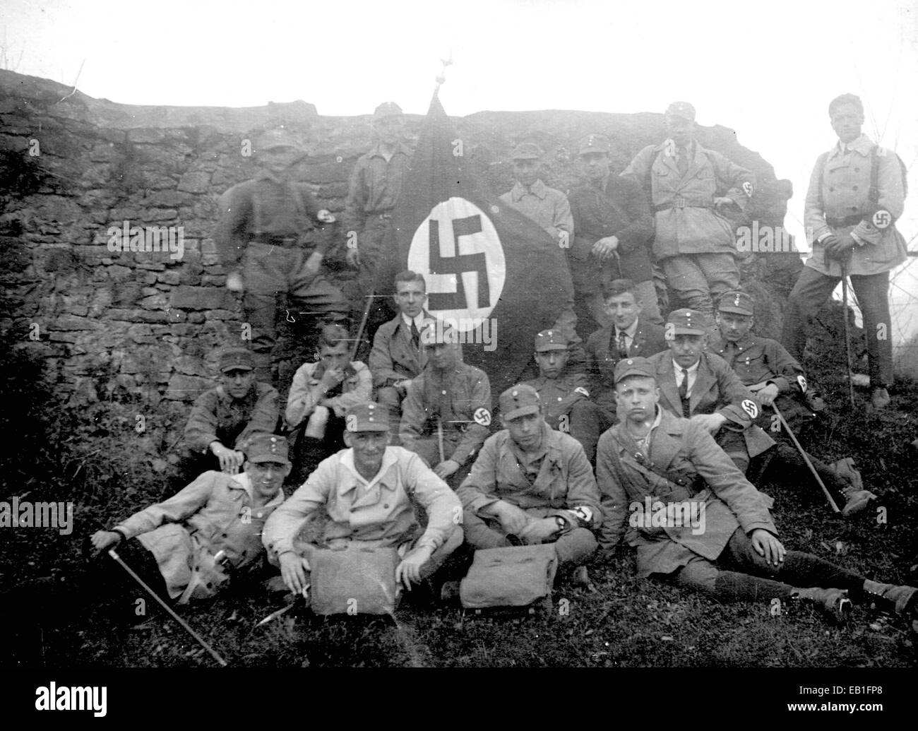 Sostenitori del Partito nazista (NSDAP) di recente fondazione a Mittenberg am Main, Germania, 1925. Fotoarchiv für Zeitgeschichtee - NESSUN SERVIZIO DI CABLAGGIO Foto Stock