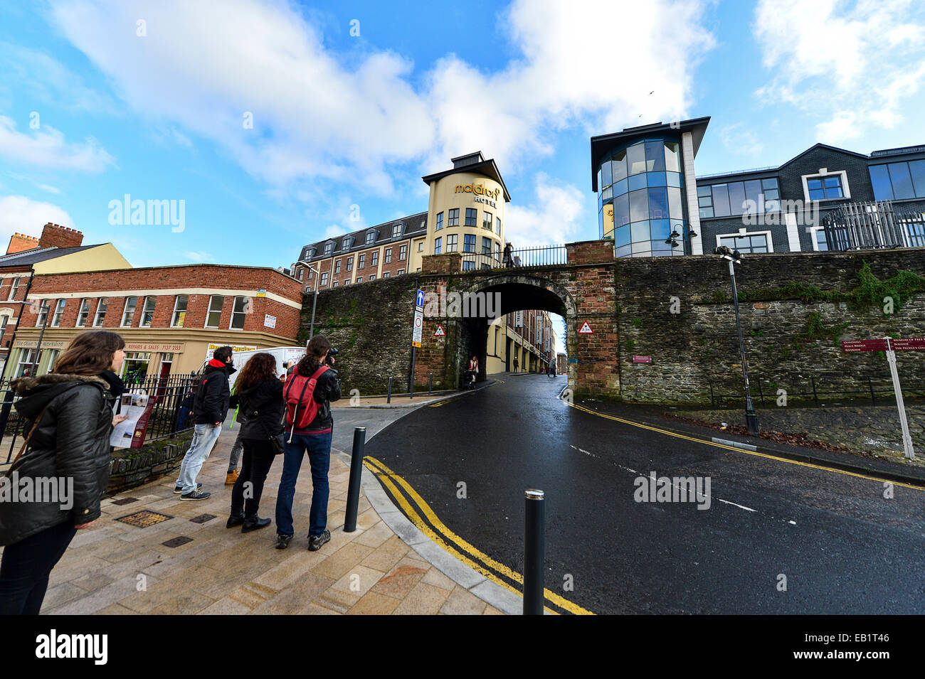 Butcher Gate e Derry pareti, Derry, Londonderry. Foto: George Sweeney/Alamy Foto Stock