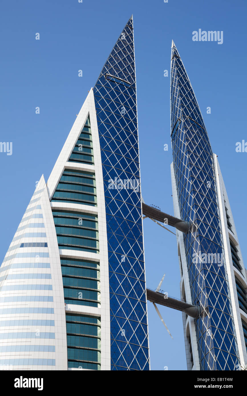 Manama, Bahrain - 21 Novembre 2014: Bahrain World Trade Center facciata Foto Stock