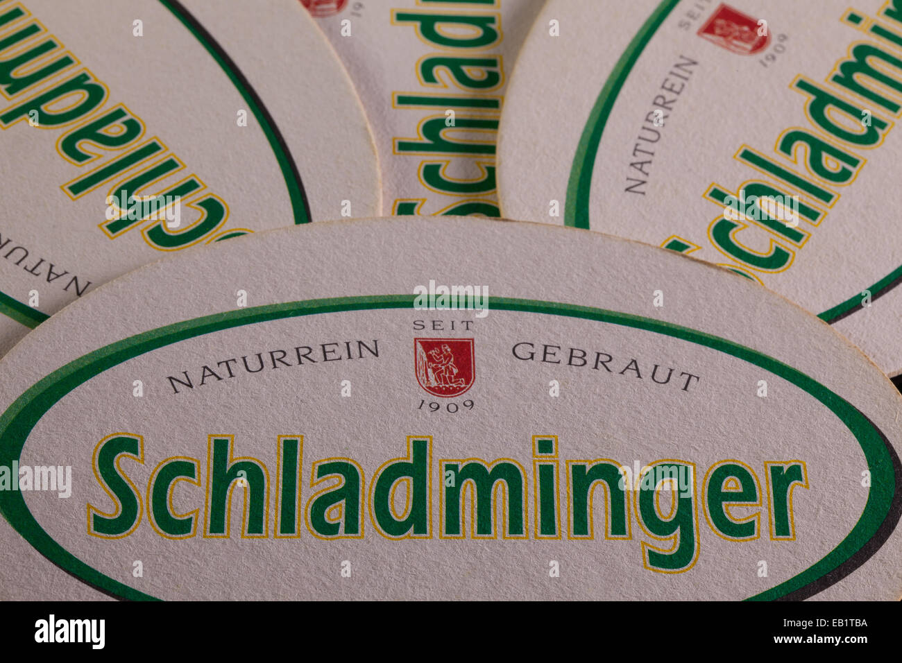 AUSTRIA, Schladming - Giugno 6, 2014: Beermats da Schladminger birra.Schladminger birra ha un rinfrescante pieno aroma di malto con un s Foto Stock