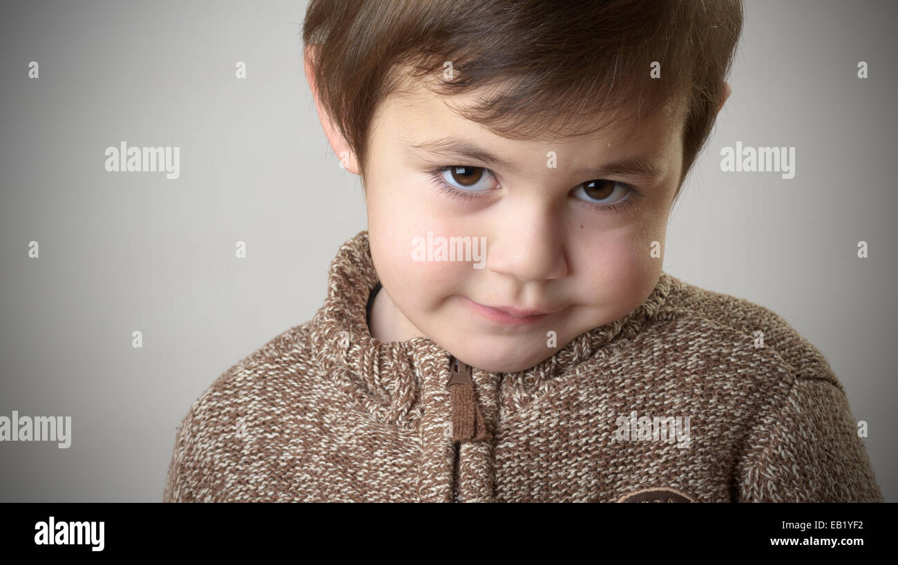 Ritratto di un ragazzino di close-up Foto Stock