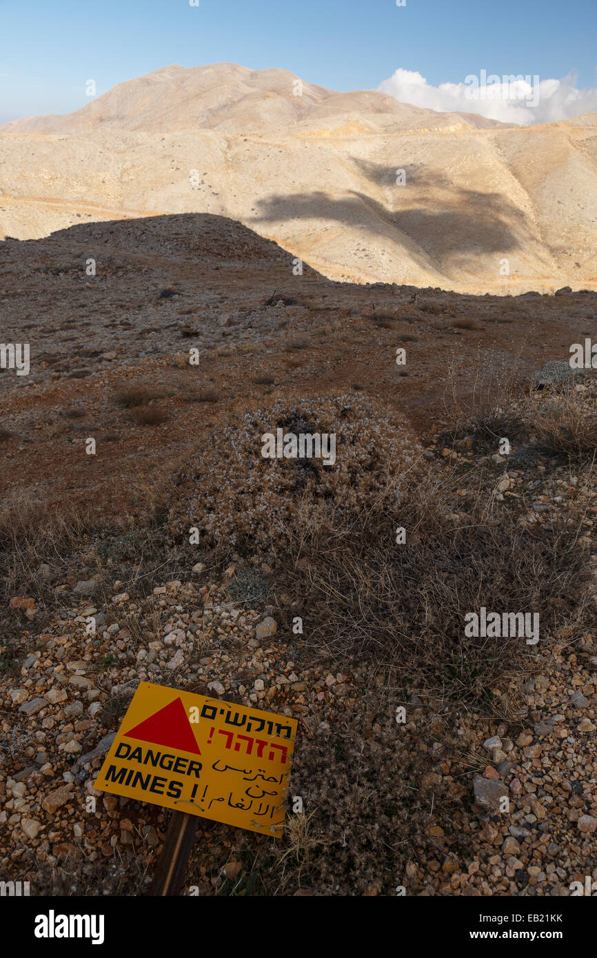 Pericolo mine. Segnale di avviso. Monte Hermon. Alture del Golan. Israele. La Siria. Asia Foto Stock