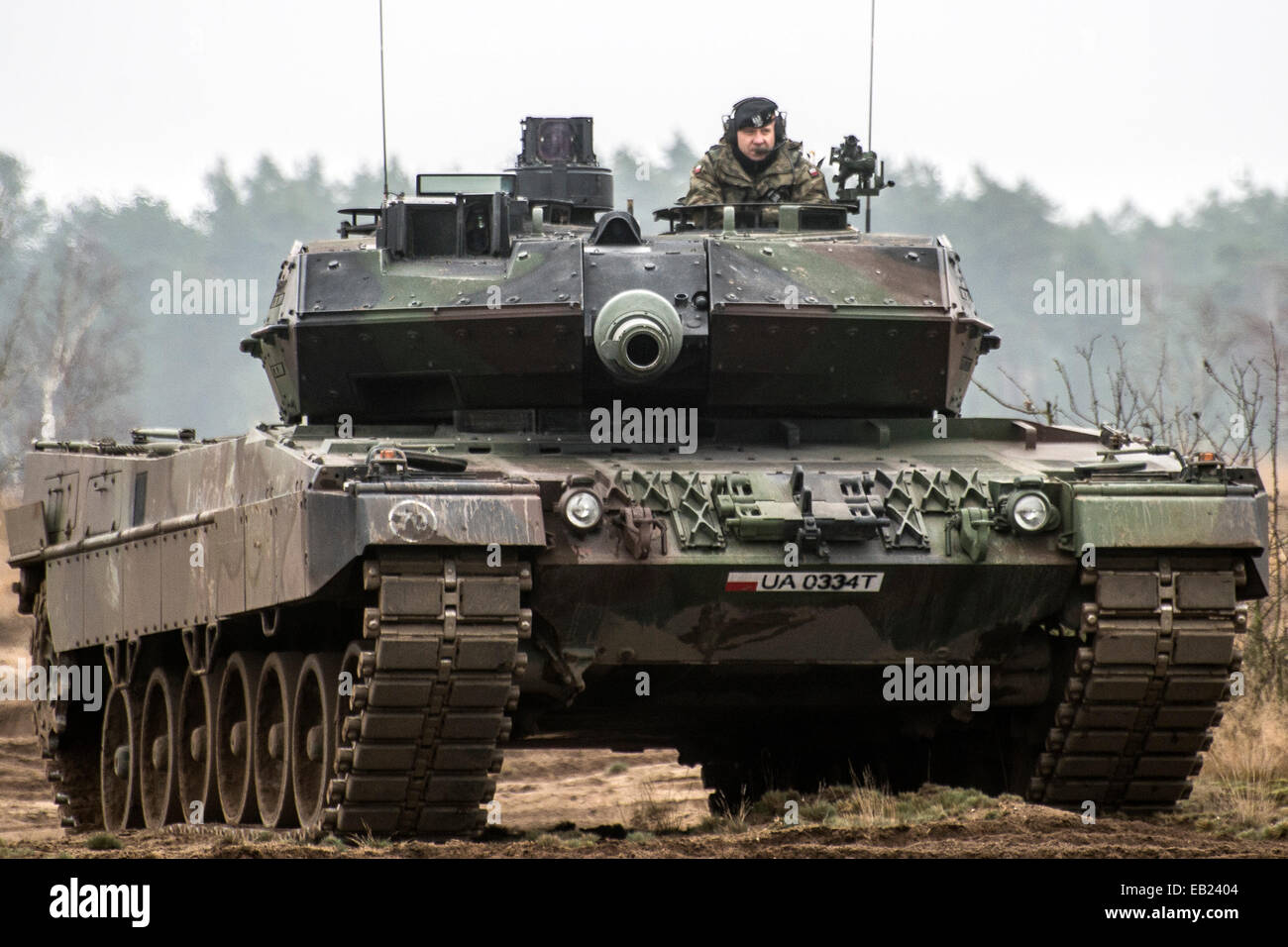 Polands decimo corazzato brigata di cavalleria su esercizio Black Eagle con vi leopard 2A4 cisterne sulla zagan area formazione. La Polonia. Foto Stock