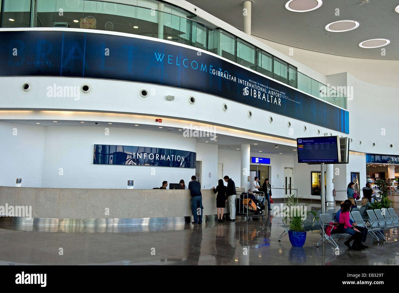 Banco informazioni all'aeroporto di Gibraltar, Gibilterra, Regno Unito Foto Stock