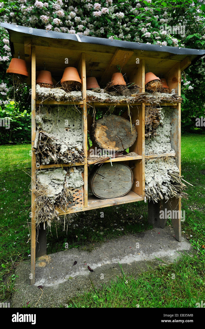 Hotel di insetti nei giardini del centro termale di Bad Reichenhall, Berchtesgadener Land District, Alta Baviera, Baviera, Germania Foto Stock