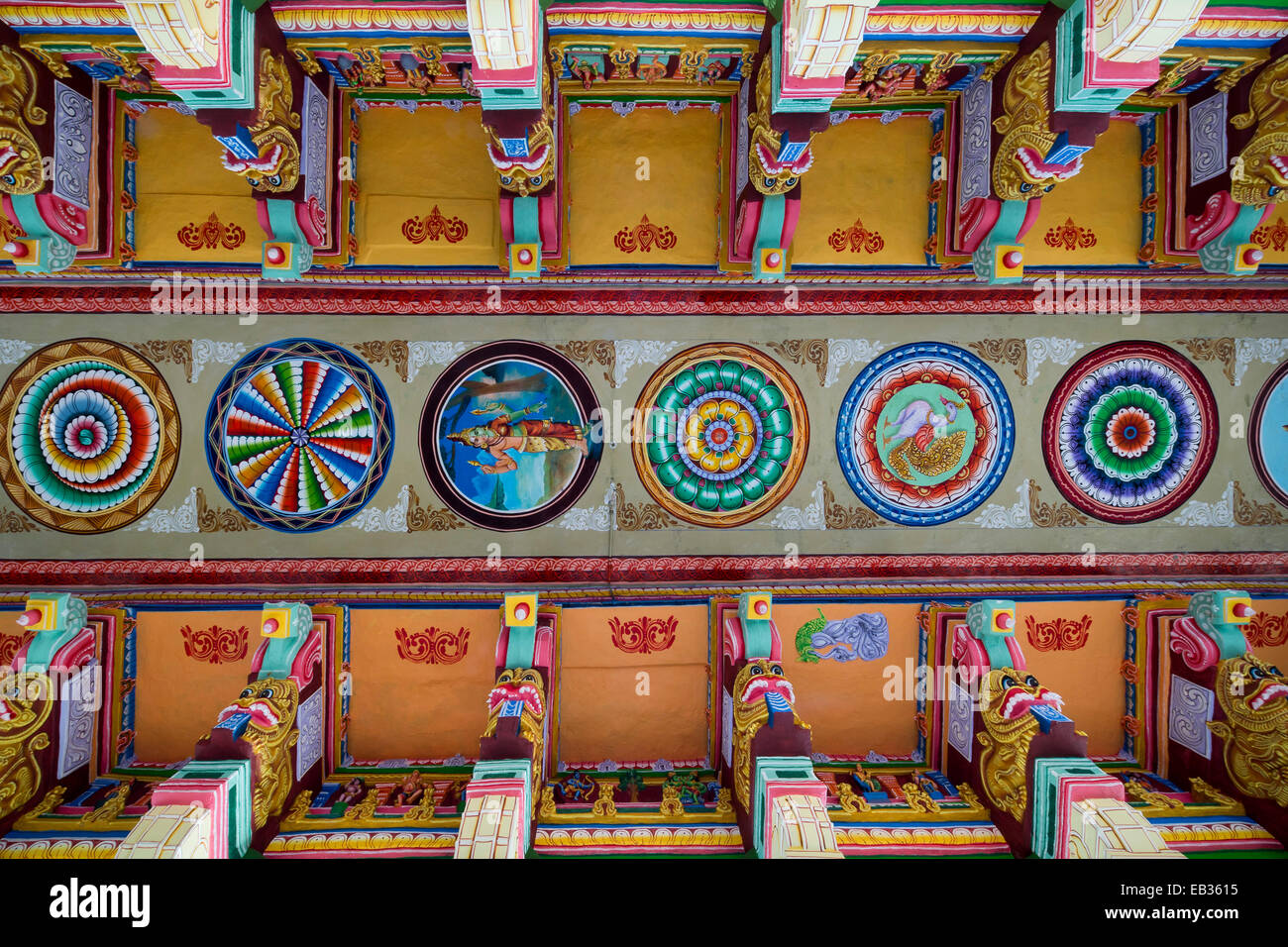 Colorfully il soffitto dipinto, Ramanathaswami tempio, Rameswaram, Pamban Isola, Tamil Nadu, India Foto Stock