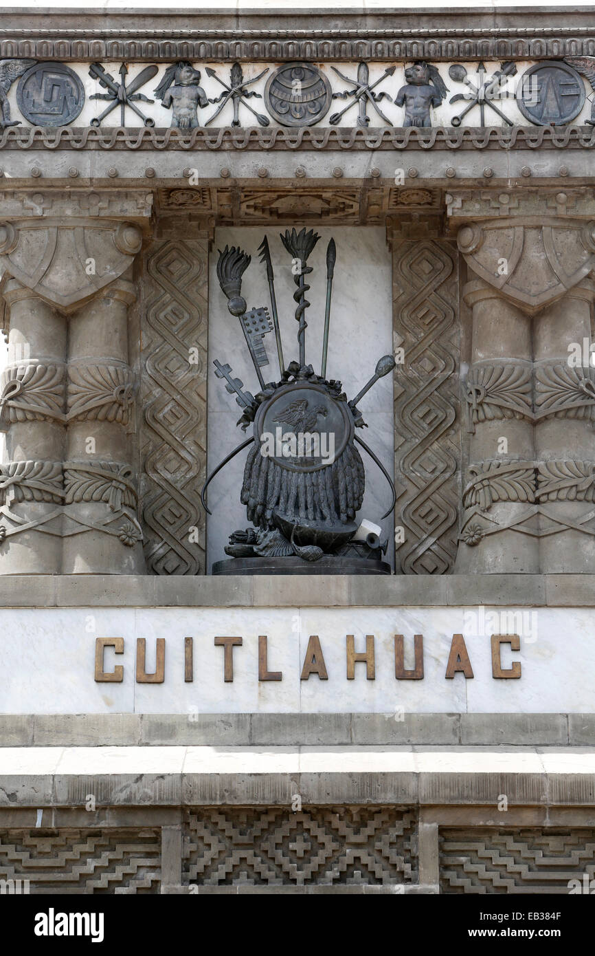 Monumento a Cuauhtémoc, ultimo sovrano azteco, dettaglio della base, Città del Messico, del Distretto Federale, Messico Foto Stock