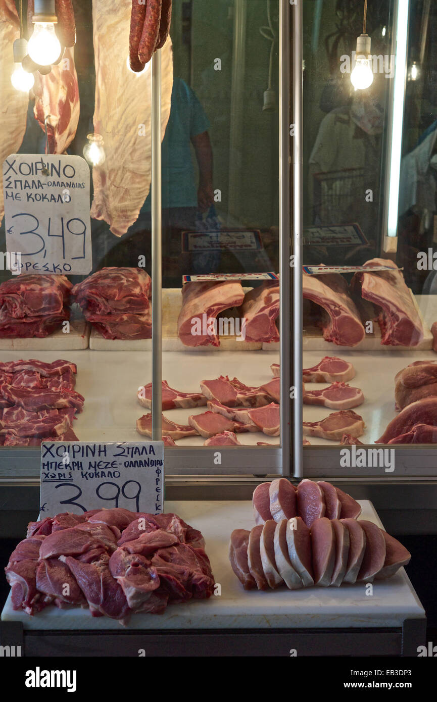 La carne in vendita in macelleria, Athens, Athens, Grecia Foto Stock