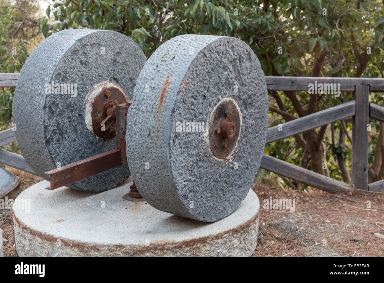 Vecchio mulino per il grano e i cereali in Sicilia Foto Stock