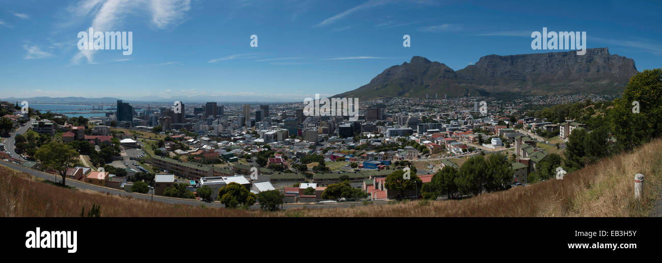 Cape Town City Bowl e Table Mountain, Vista panoramica dal segnale Hill, Cape Town, Sud Africa Foto Stock