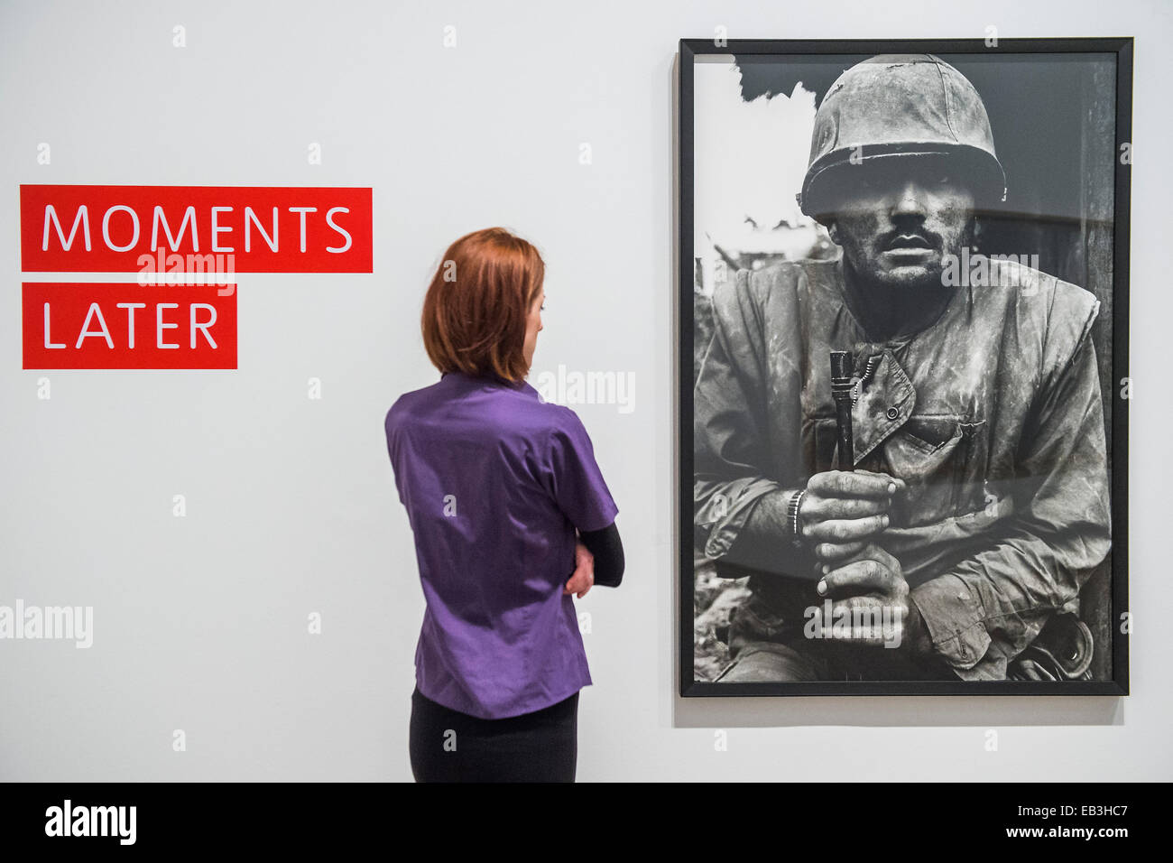 Londra, Regno Unito. 25 Novembre, 2014. Guscio scioccato da Don McCullin. Conflitto, tempo, fotografia, una nuova mostra alla Tate Modern - vetrina per i modi unici fotografi guardare indietro a momenti di conflitto, dai secondi dopo una bomba viene fatta esplodere a 100 anni dopo una guerra è finita. Credito: Guy Bell/Alamy Live News Foto Stock