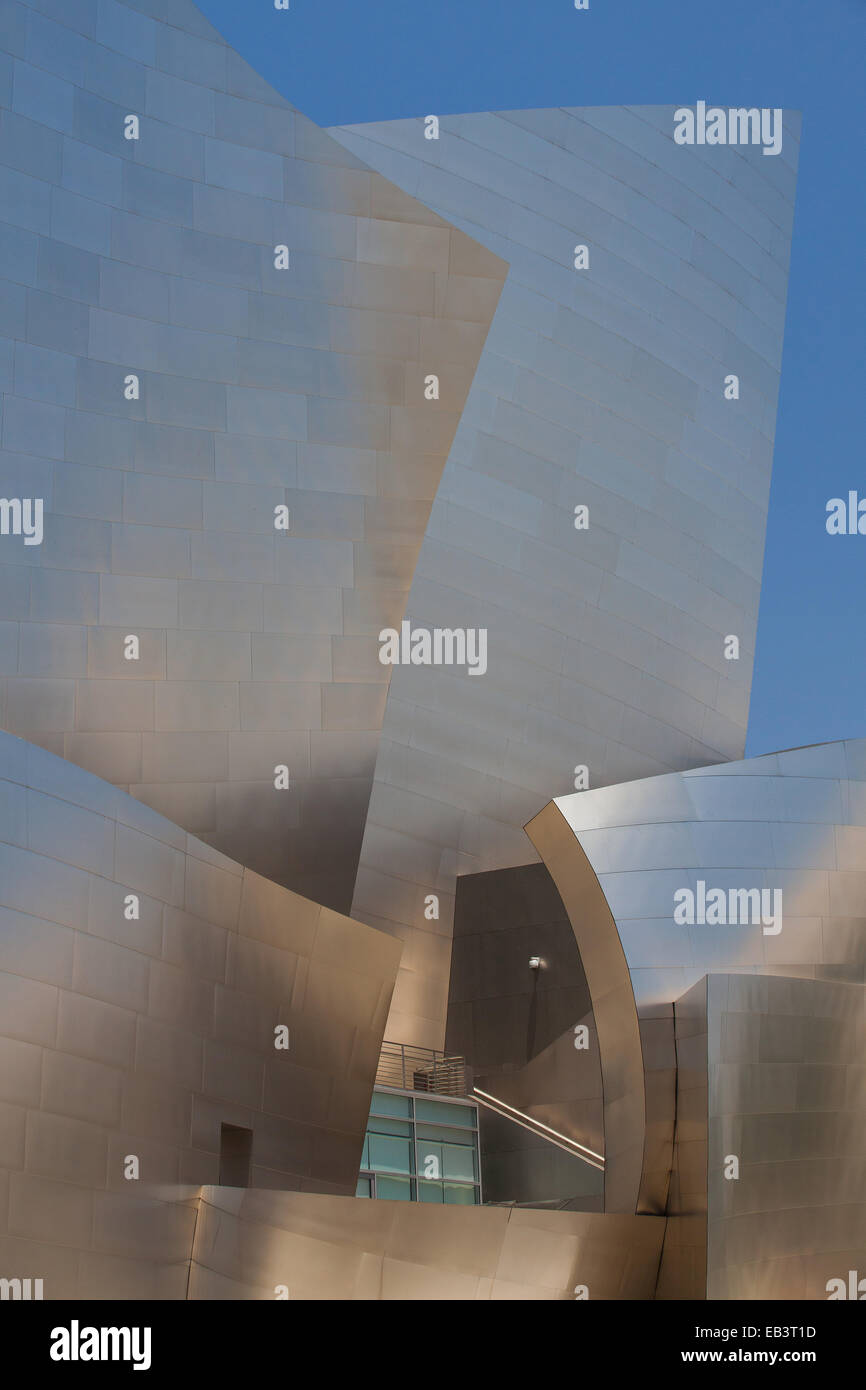 Los Angeles, Stati Uniti d'America - Luglio 2,2011: Walt Disney Concert Hall di Los Angeles.Questo edificio è stato progettato da Frank Gehry e è una majo Foto Stock