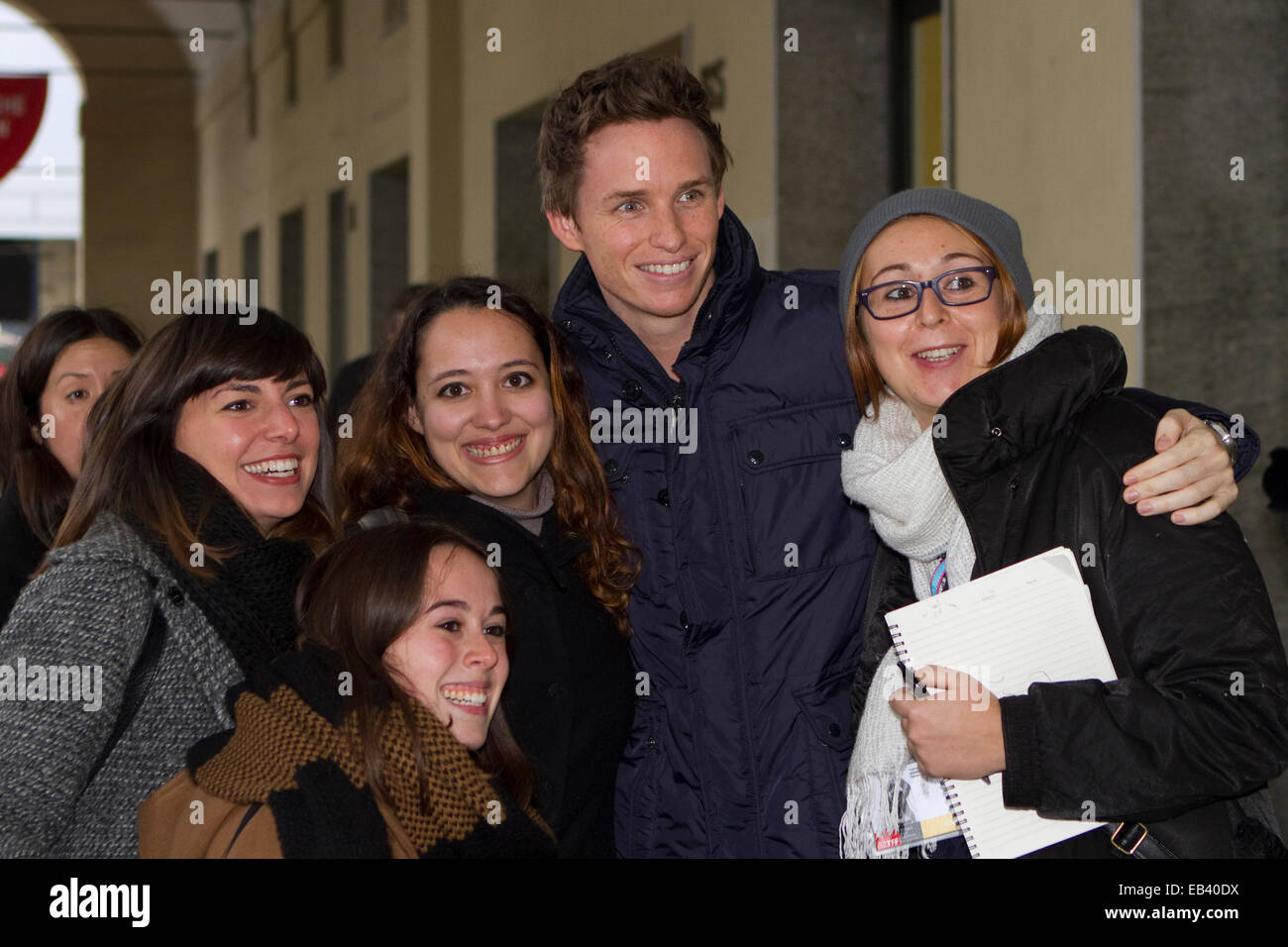 Torino, Italia, 25th Novembre 2014. L'attore inglese Eddie Redmayne incontra i suoi fan durante il Torino Film Festival Foto Stock