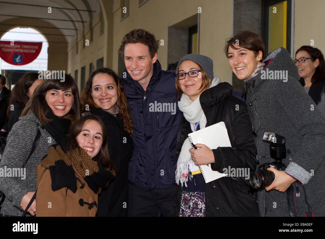 Torino, Italia, 25th Novembre 2014. L'attore inglese Eddie Redmayne incontra i suoi fan durante il Torino Film Festival Foto Stock