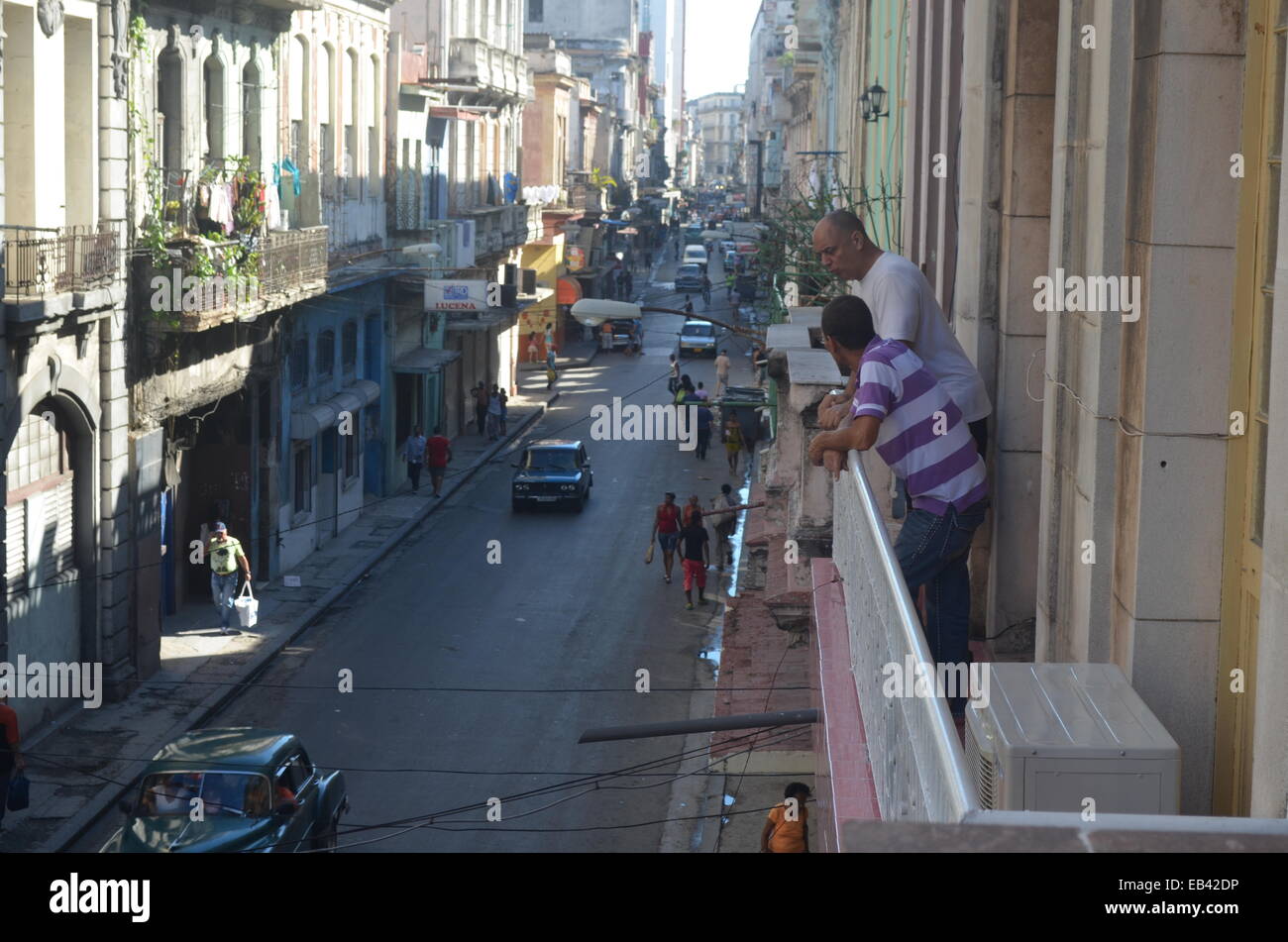 Le strade del Centro Habana / Habana Vieja distretti di Havana, Cuba Foto Stock