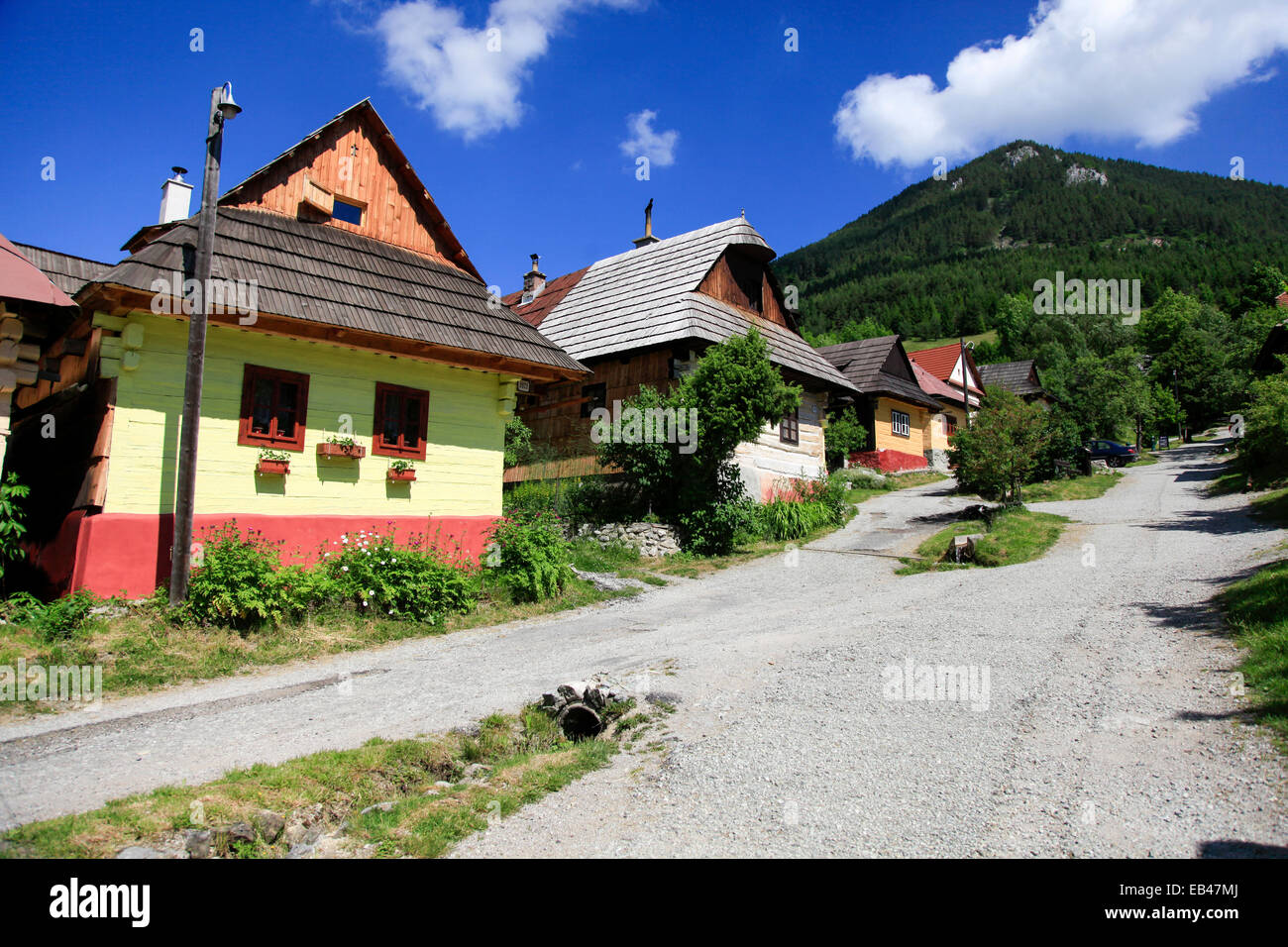 Vlkolinec, architettura popolare prenotazioni. pittoresco villaggio storico con le tradizionali case in legno, Slovacchia - UNESCO WOR Foto Stock