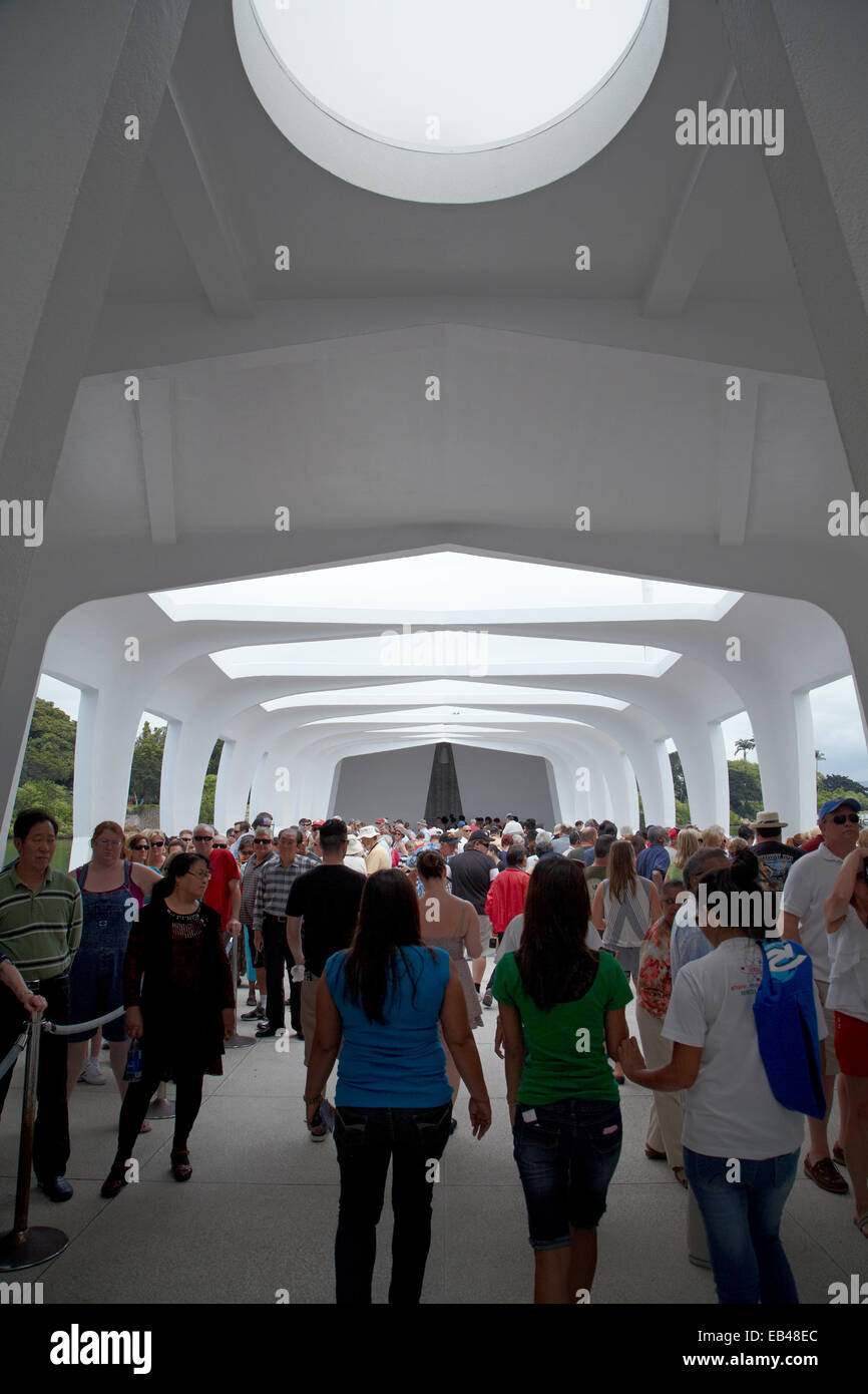 I turisti alla USS Arizona Memorial, Pearl Harbor, Honolulu Oahu, Hawaii, STATI UNITI D'AMERICA Foto Stock
