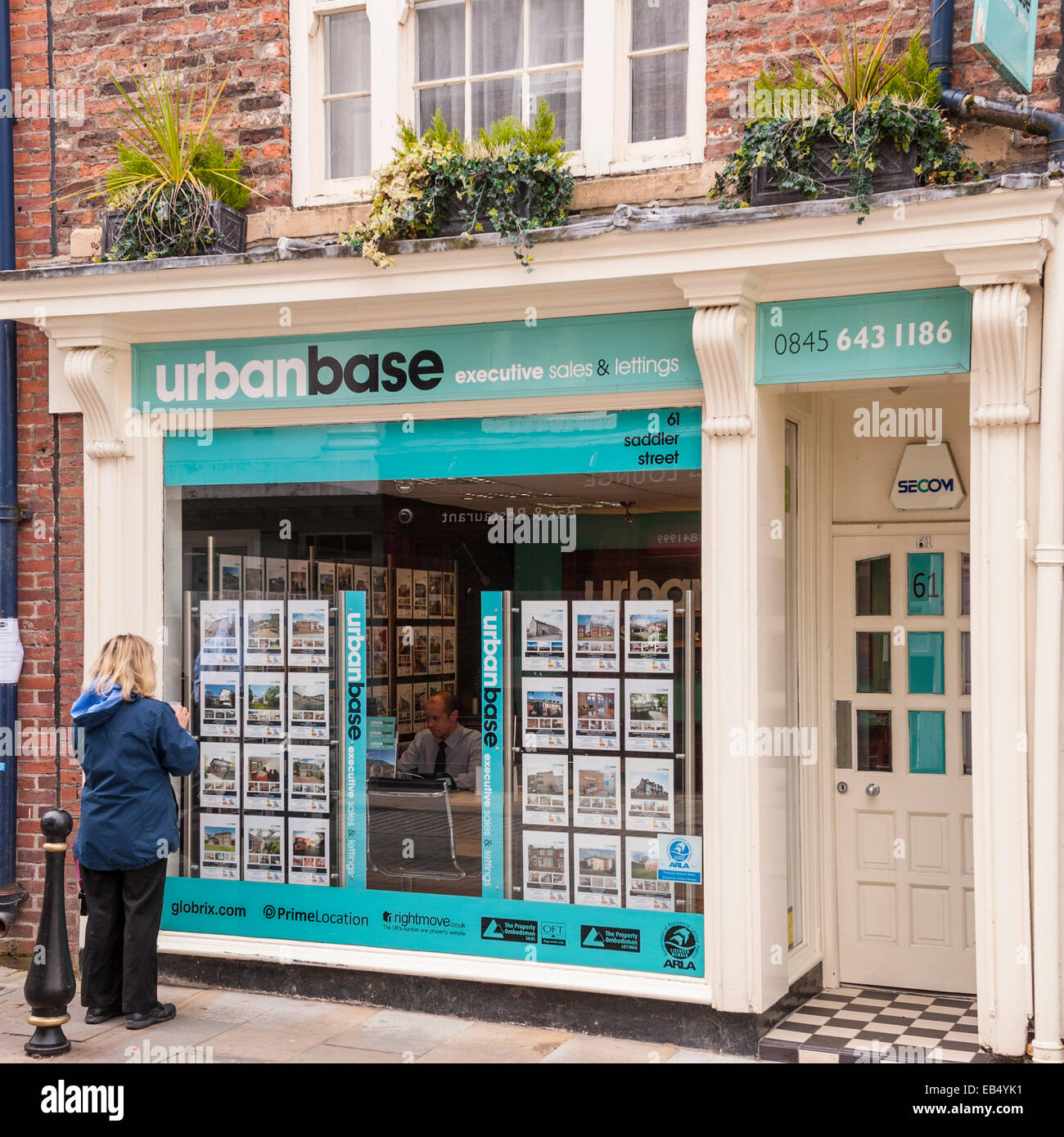 Il urbanbase agente immobiliare in Durham , Inghilterra , Inghilterra , Regno Unito Foto Stock
