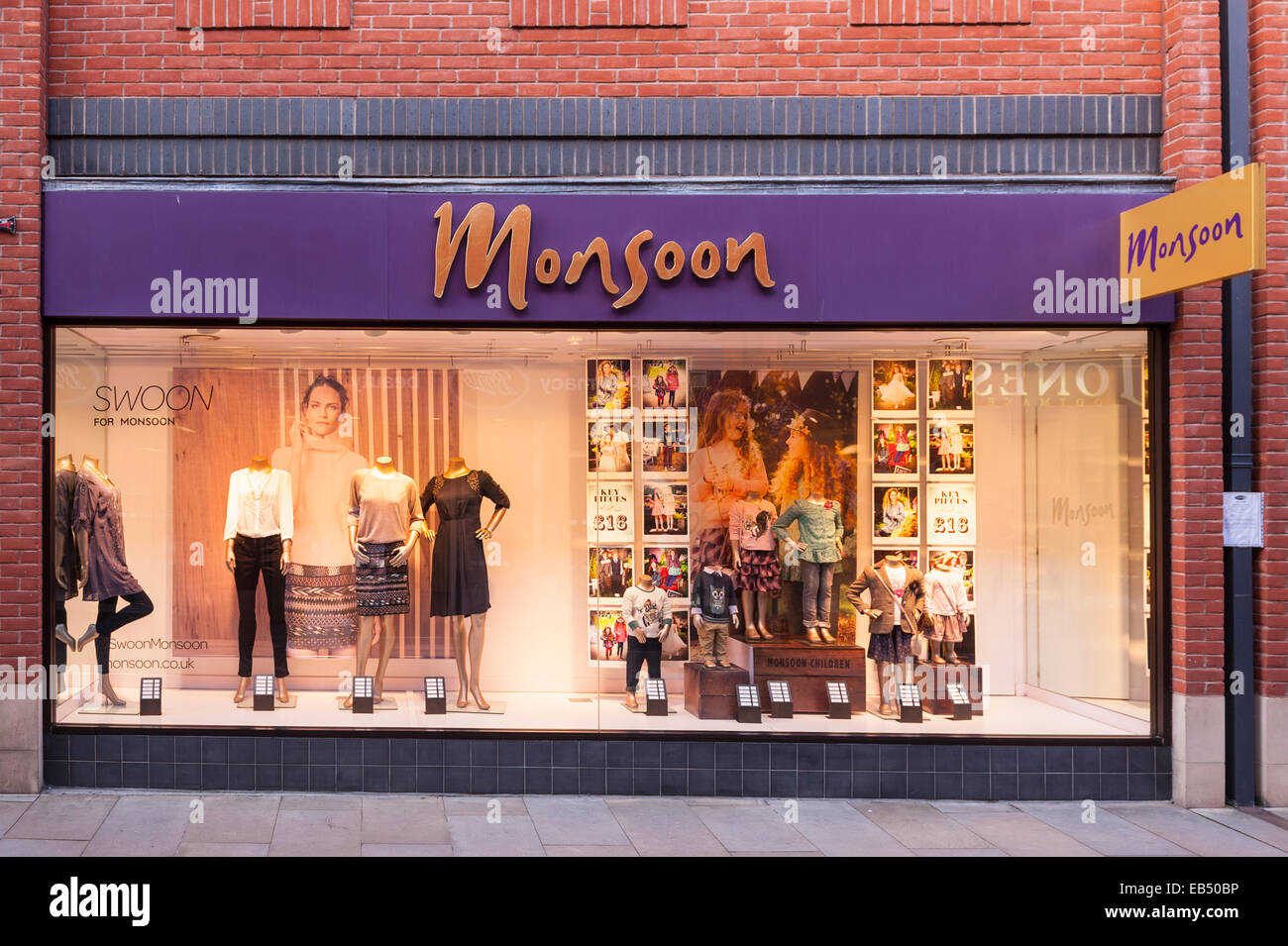 Il Monsone negozio di abbigliamento store in Durham , Inghilterra , Inghilterra , Regno Unito Foto Stock