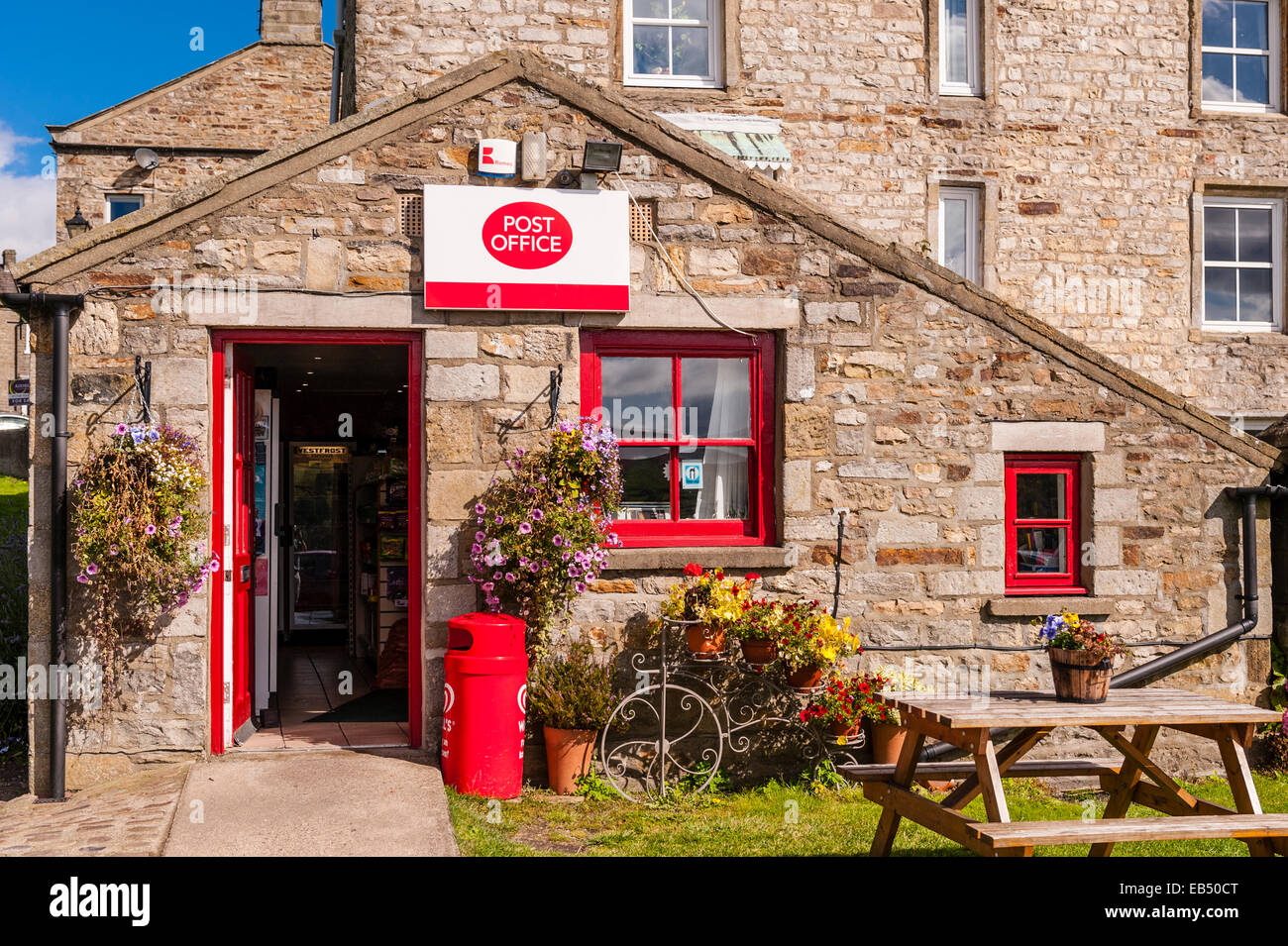 Il Post office a Reeth in Swaledale nel Yorkshire Dales nello Yorkshire , Inghilterra , Inghilterra , Regno Unito Foto Stock