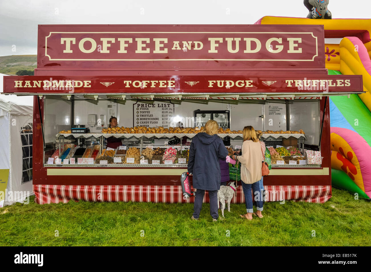Toffee e Fudge a Reeth show , Swaledale nel Yorkshire Dales nello Yorkshire , Inghilterra , Inghilterra , Regno Unito Foto Stock