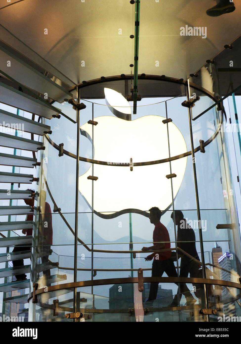 Cina Hong Kong scala in vetro scala negli Apple shop Foto Stock