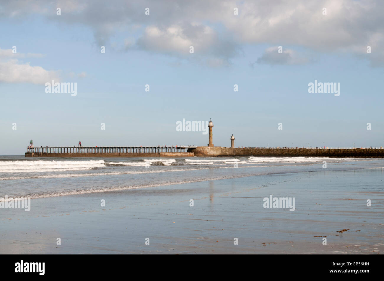 Whitby Molo Ovest Foto Stock