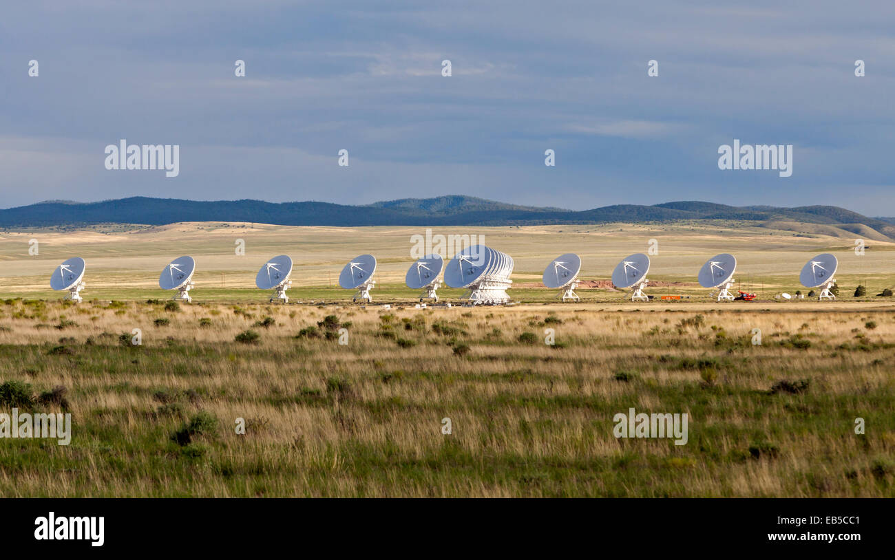 Radio telescopi per la radio astronomia in Socorro, Nuovo Messico. Foto Stock