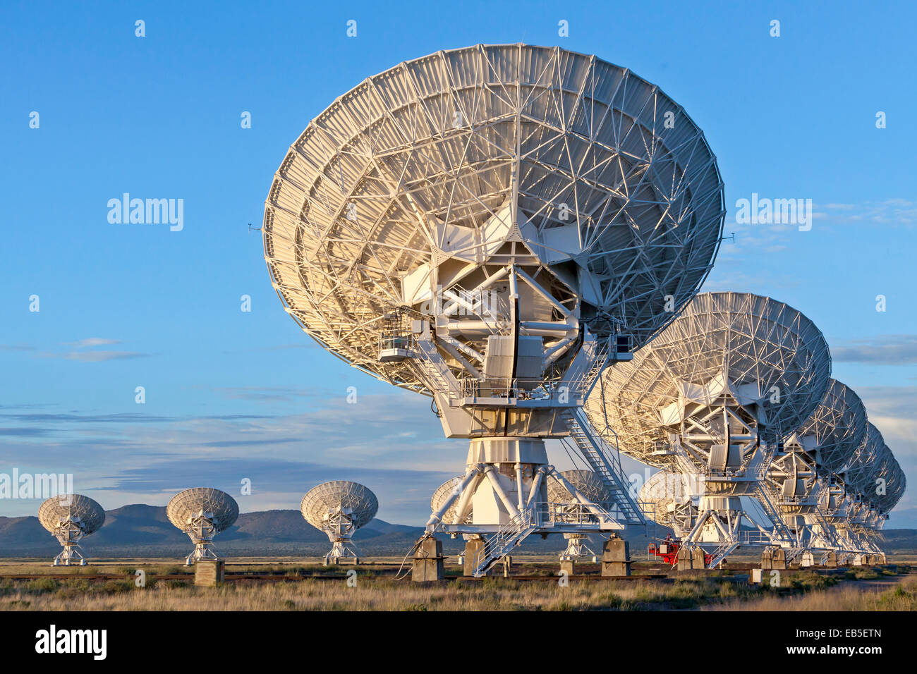 Radio telescopi per la radio astronomia in Socorro, Nuovo Messico. Foto Stock
