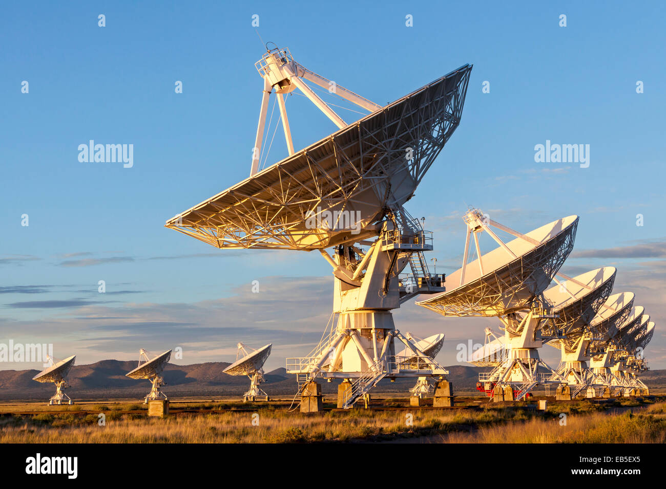Radio telescopi per la radio astronomia in Socorro, Nuovo Messico. Foto Stock