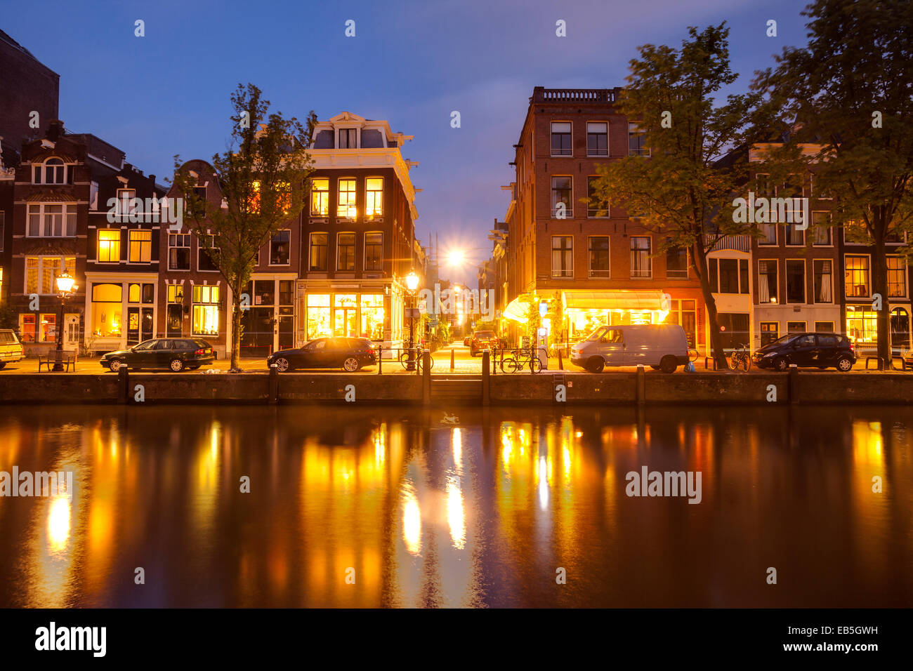 Il canale Keizersgracht in Amsterdam. La zona è indicata come un sito del Patrimonio Culturale Mondiale dell'UNESCO. Foto Stock