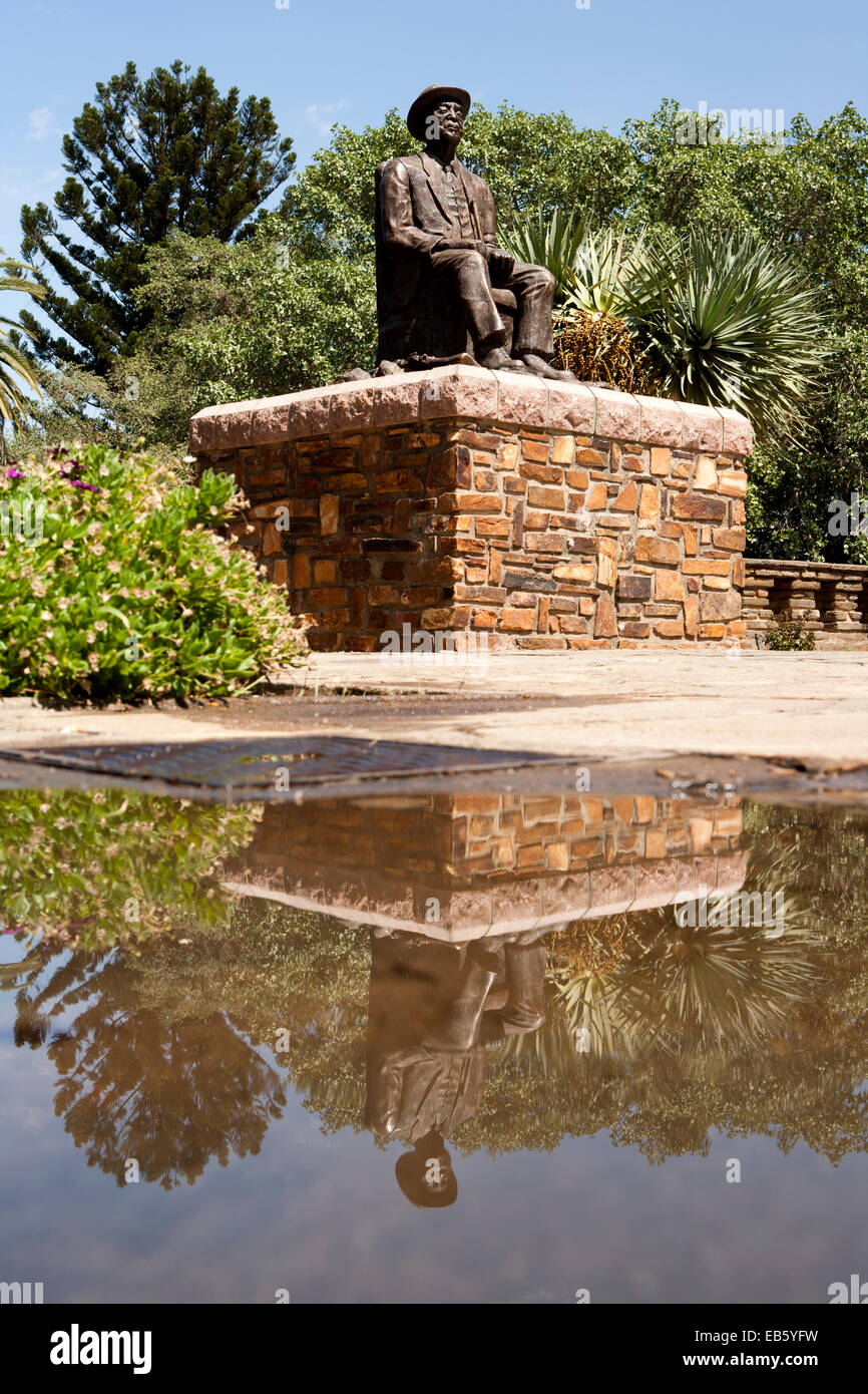 Statua di Chief Osea Katjiku-Ru-Rume Kutako - Palazzo del Parlamento - a Windhoek, Namibia, Africa Foto Stock