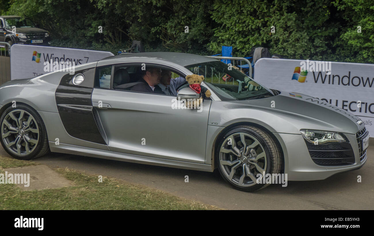 Audi e orso di peluche al Goodwood Festival della velocità Foto Stock