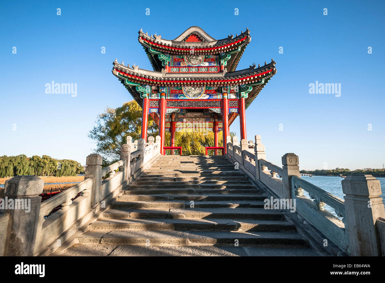 Il padiglione ponte in palazzo d'estate Foto Stock